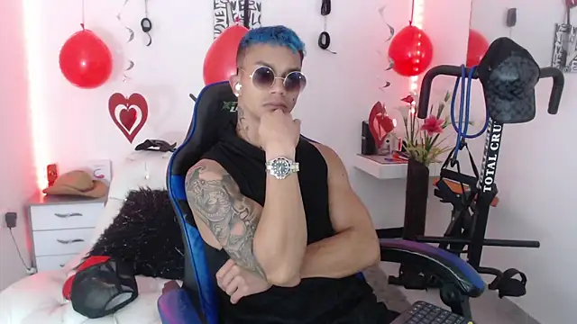 Leonard Price online show from February 15, 8:22 am