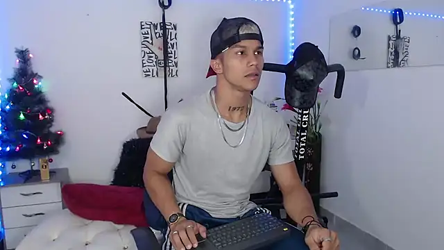 Leonard Price online show from December 15, 1:24 am