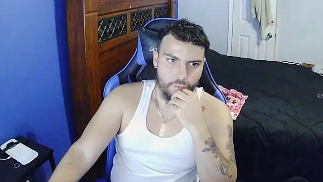 Snapshot of MasterKvn chatting on March 12, 4:51 am MasterKvn online show from March 12, 4:51 am