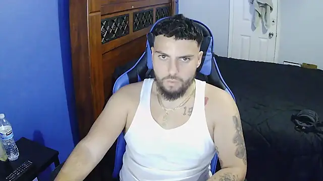 Snapshot of MasterKvn chatting on February 25, 5:30 am MasterKvn online show from February 25, 5:30 am