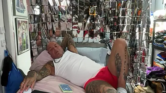 joeytatts66 online show from April 14, 3:28 am