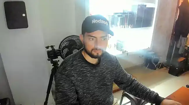 Leandro GB online show from February 10, 2:05 pm