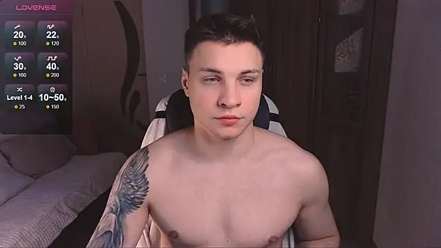 Snapshot of handsome_guy01 chatting on February 12, 6:09 pm handsome guy01 online show from February 12, 6:09 pm