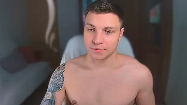 Snapshot of handsome_guy01 chatting on February 17, 11:31 pm handsome guy01 online show from February 17, 11:31 pm