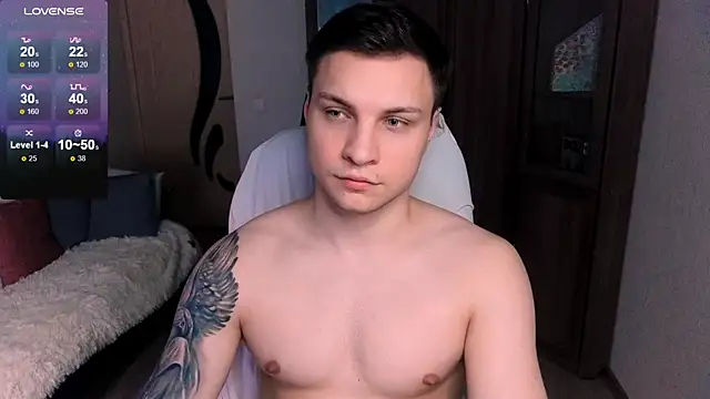 Snapshot of handsome_guy01 chatting on January 27, 5:14 am handsome guy01 online show from January 27, 5:14 am