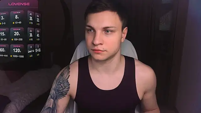 Snapshot of handsome_guy01 chatting on January 24, 6:56 pm handsome guy01 online show from January 24, 6:56 pm
