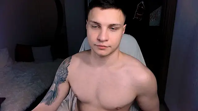 Snapshot of handsome_guy01 chatting on December 26, 8:42 pm handsome guy01 online show from December 26, 8:42 pm