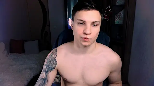 Snapshot of handsome_guy01 chatting on December 22, 5:34 am handsome guy01 online show from December 22, 5:34 am