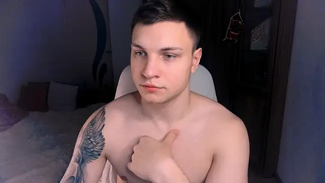 Snapshot of handsome_guy01 chatting on January 9, 12:25 am handsome guy01 online show from January 9, 12:25 am