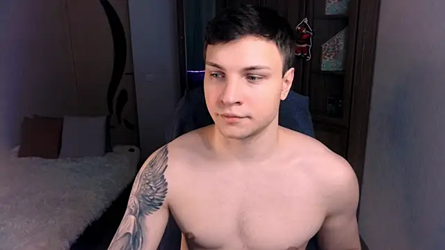 Snapshot of handsome_guy01 chatting on December 15, 11:31 pm handsome guy01 online show from December 15, 11:31 pm