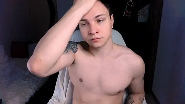 Snapshot of handsome_guy01 chatting on December 25, 3:08 am handsome guy01 online show from December 25, 3:08 am