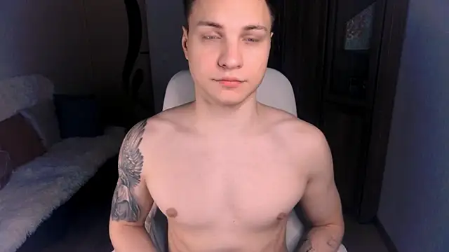 Snapshot of handsome_guy01 chatting on January 14, 5:08 am handsome guy01 online show from January 14, 5:08 am