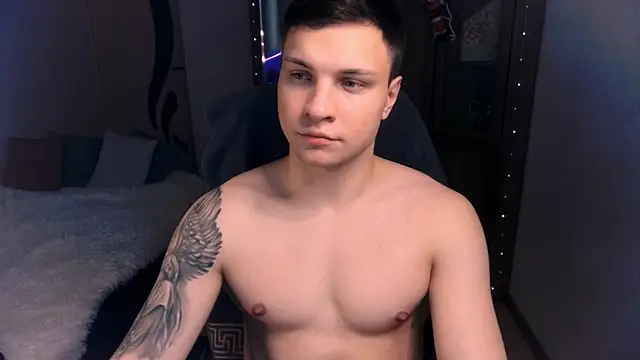 Snapshot of handsome_guy01 chatting on December 6, 9:35 pm handsome guy01 online show from December 6, 9:35 pm