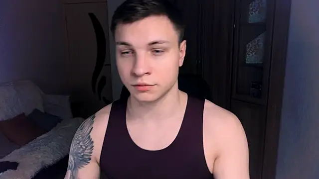 Snapshot of handsome_guy01 chatting on January 20, 3:39 pm handsome guy01 online show from January 20, 3:39 pm