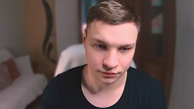 Snapshot of handsome_guy01 chatting on February 23, 2:03 am handsome guy01 online show from February 23, 2:03 am
