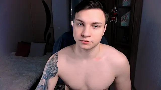 Snapshot of handsome_guy01 chatting on December 19, 12:02 am handsome guy01 online show from December 19, 12:02 am