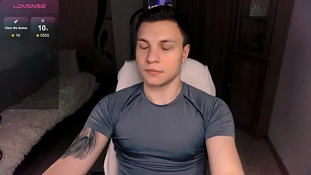 Snapshot of handsome_guy01 chatting on January 21, 1:39 am handsome guy01 online show from January 21, 1:39 am