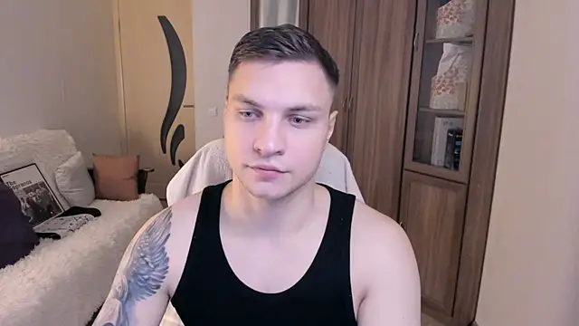Snapshot of handsome_guy01 chatting on September 16, 6:42 pm handsome guy01 online show from September 16, 6:42 pm