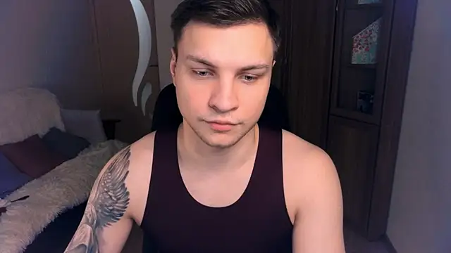 Snapshot of handsome_guy01 chatting on January 19, 7:37 pm handsome guy01 online show from January 19, 7:37 pm