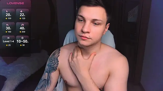 Snapshot of handsome_guy01 chatting on January 25, 6:13 pm handsome guy01 online show from January 25, 6:13 pm