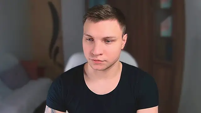 Snapshot of handsome_guy01 chatting on February 20, 1:36 am handsome guy01 online show from February 20, 1:36 am