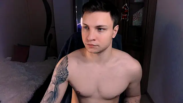 Snapshot of handsome_guy01 chatting on December 17, 1:50 am handsome guy01 online show from December 17, 1:50 am
