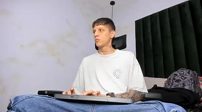 Adam hard  online show from February 26, 8:20 pm