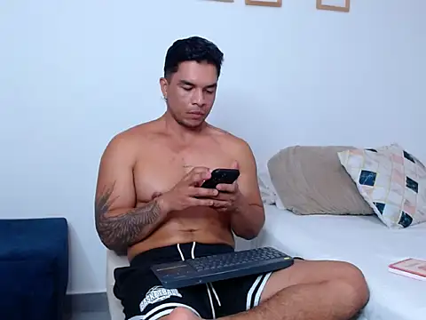 estebandelouis online show from January 19, 12:13 am