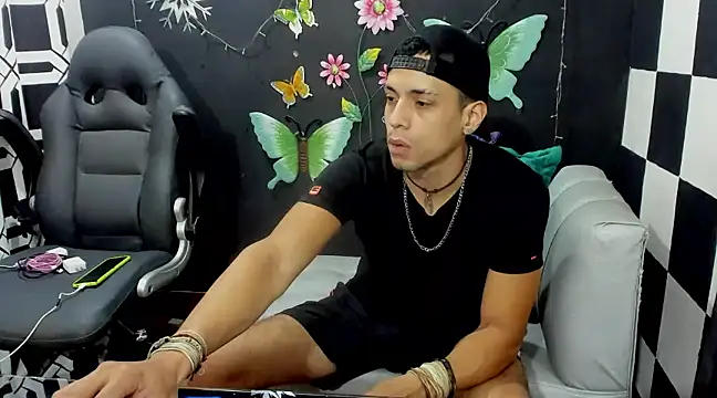 MikeRose94 online show from February 9, 7:41 pm