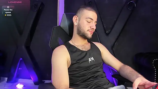 MaximusDick1  online show from October 3, 3:55 am