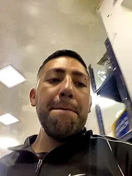 JuanZapata33 online show from October 21, 9:50 pm