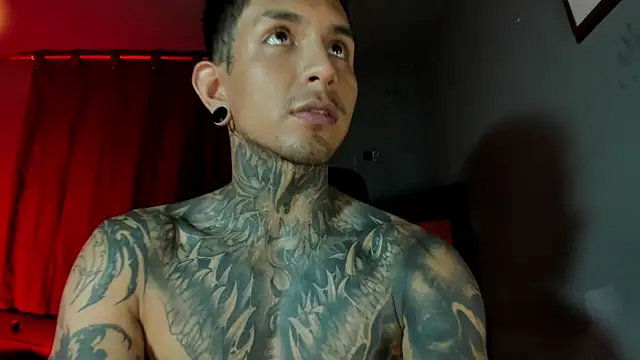 Travistanner 28 online show from March 25, 8:18 am