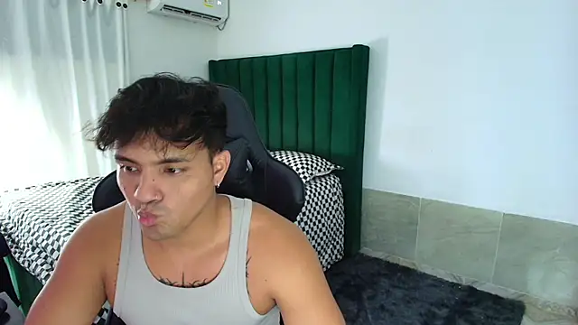 man dur07 online show from February 5, 6:31 am