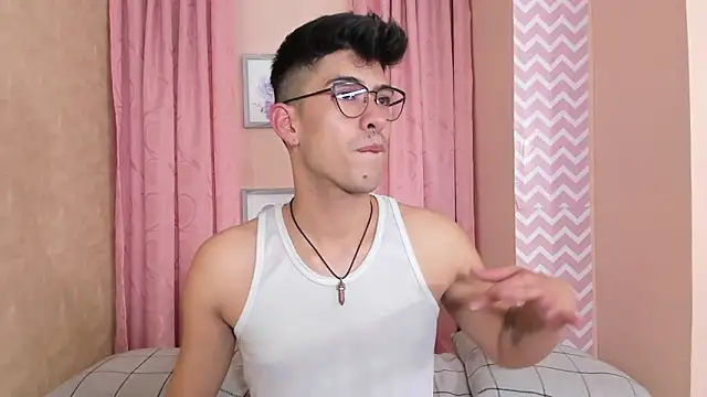 Ryan Clark  online show from December 18, 8:36 pm