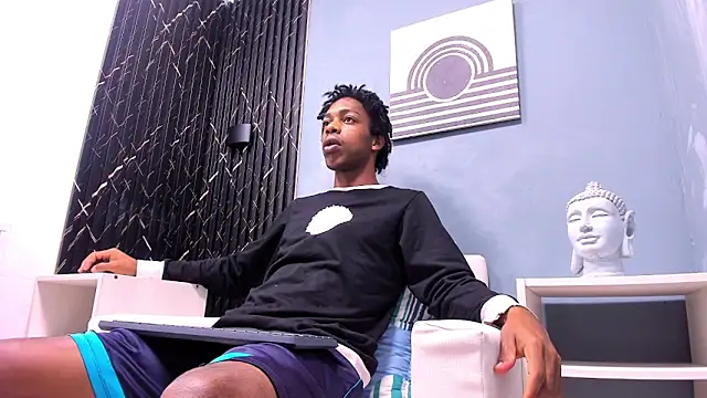 Snapshot of LarryCollin chatting on December 15, 2:41 am LarryCollin online show from December 15, 2:41 am