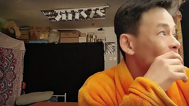 hkwildguy online show from January 9, 3:56 am