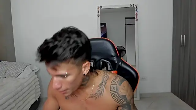 pettergrey1 online show from February 11, 9:42 pm