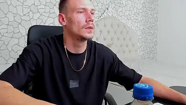 MateoBenjaminX online show from December 11, 5:21 pm