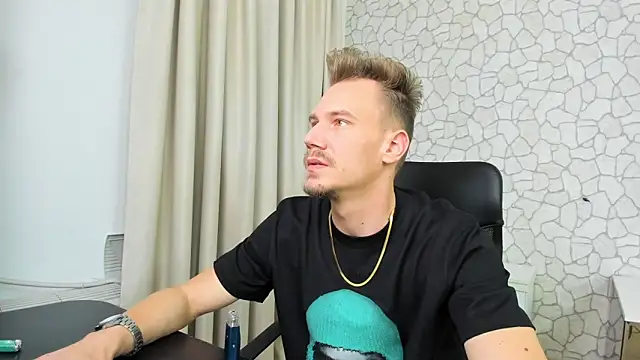 MateoBenjaminX online show from January 26, 7:20 pm