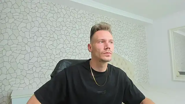 MateoBenjaminX online show from December 2, 3:45 pm