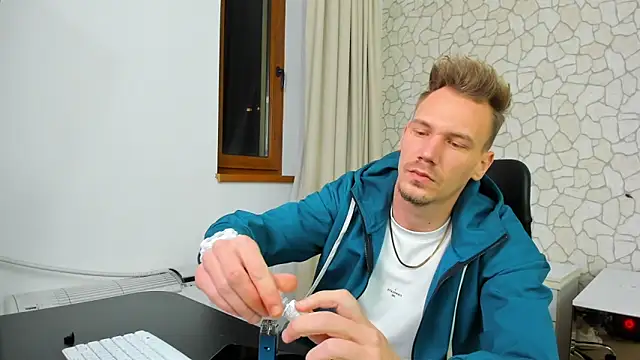 MateoBenjaminX online show from January 5, 8:21 pm