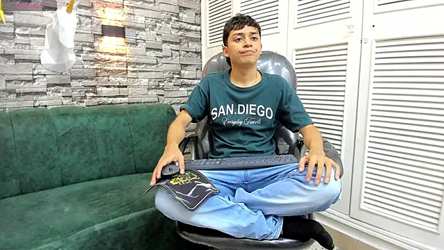 DamiBright online show from November 27, 5:38 pm