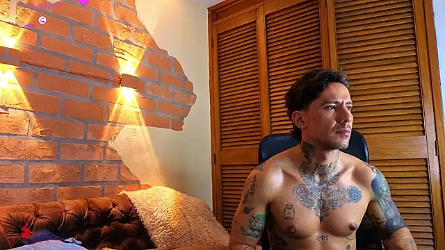 Dylanstonne online show from December 17, 9:21 pm