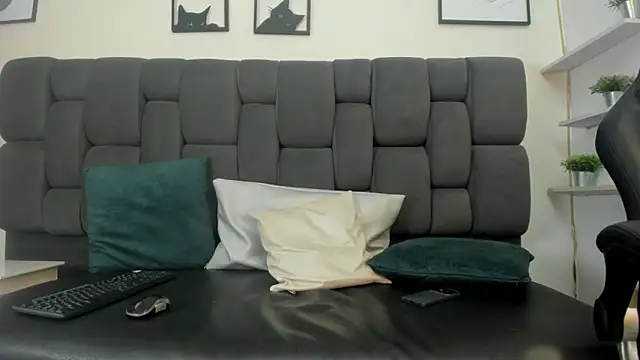 Snapshot of Yef_Thin chatting on March 11, 4:32 am Yef Thin online show from March 11, 4:32 am