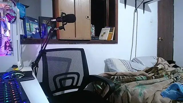 esjrobles online show from December 18, 4:20 am