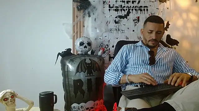 Reiko 85  online show from October 23, 7:50 pm