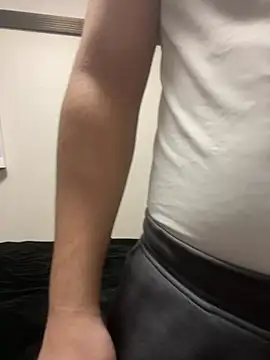 YU-KI00 online show from November 8, 10:40 am