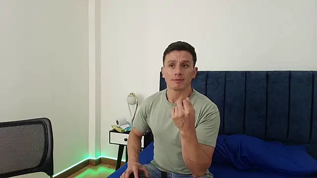 Andrewfalcon online show from March 19, 7:27 pm