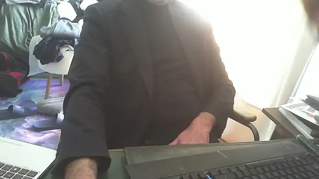 shyfrenchcock1 online show from April 14, 12:05 pm