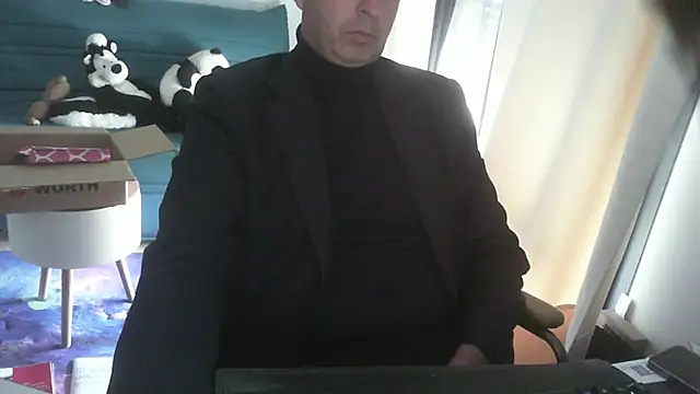 Snapshot of shyfrenchcock1 chatting on January 9, 12:41 pm shyfrenchcock1 online show from January 9, 12:41 pm